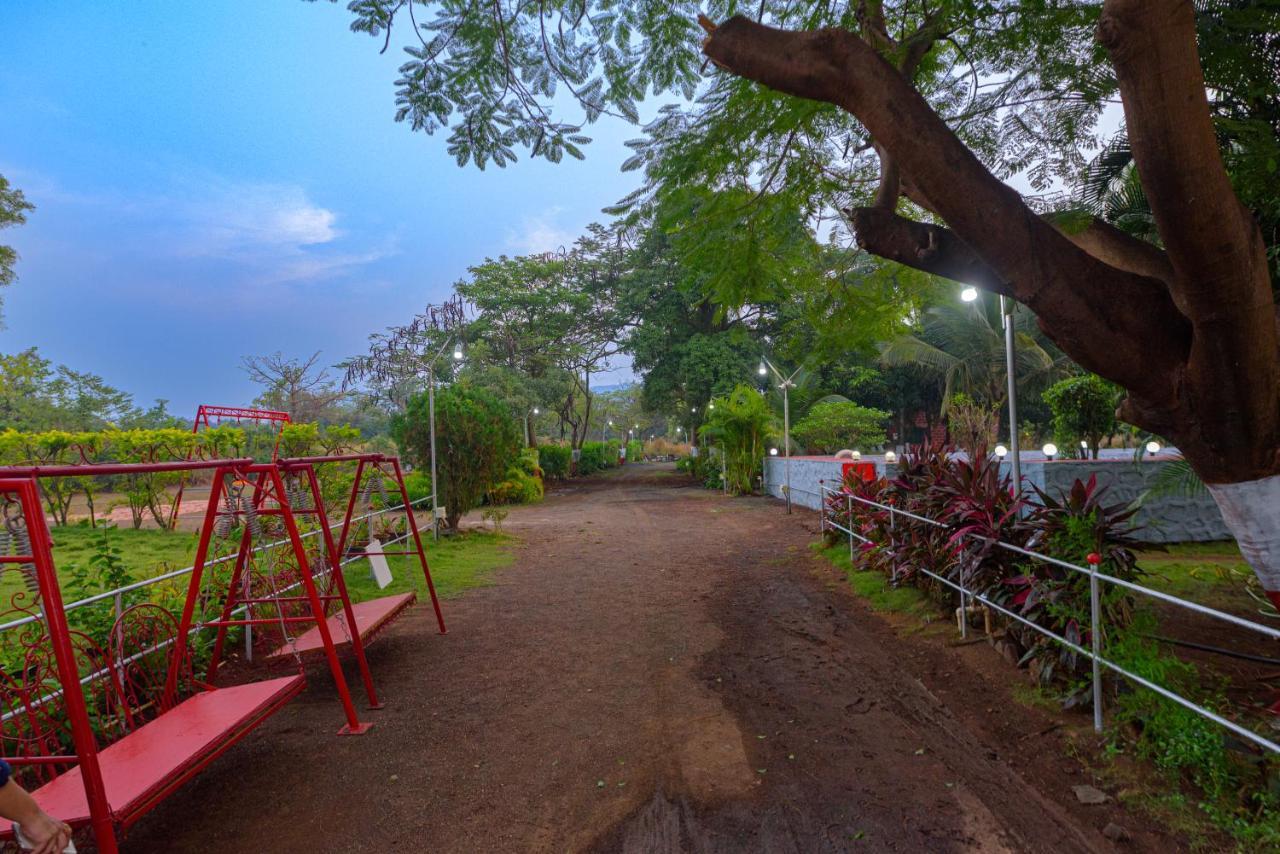 Prajakta Rest House Alībāg Exterior foto
