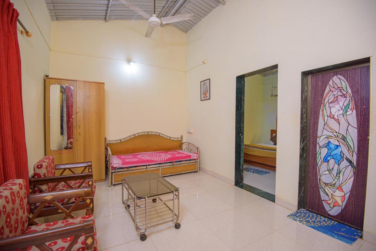 Prajakta Rest House Alībāg Exterior foto