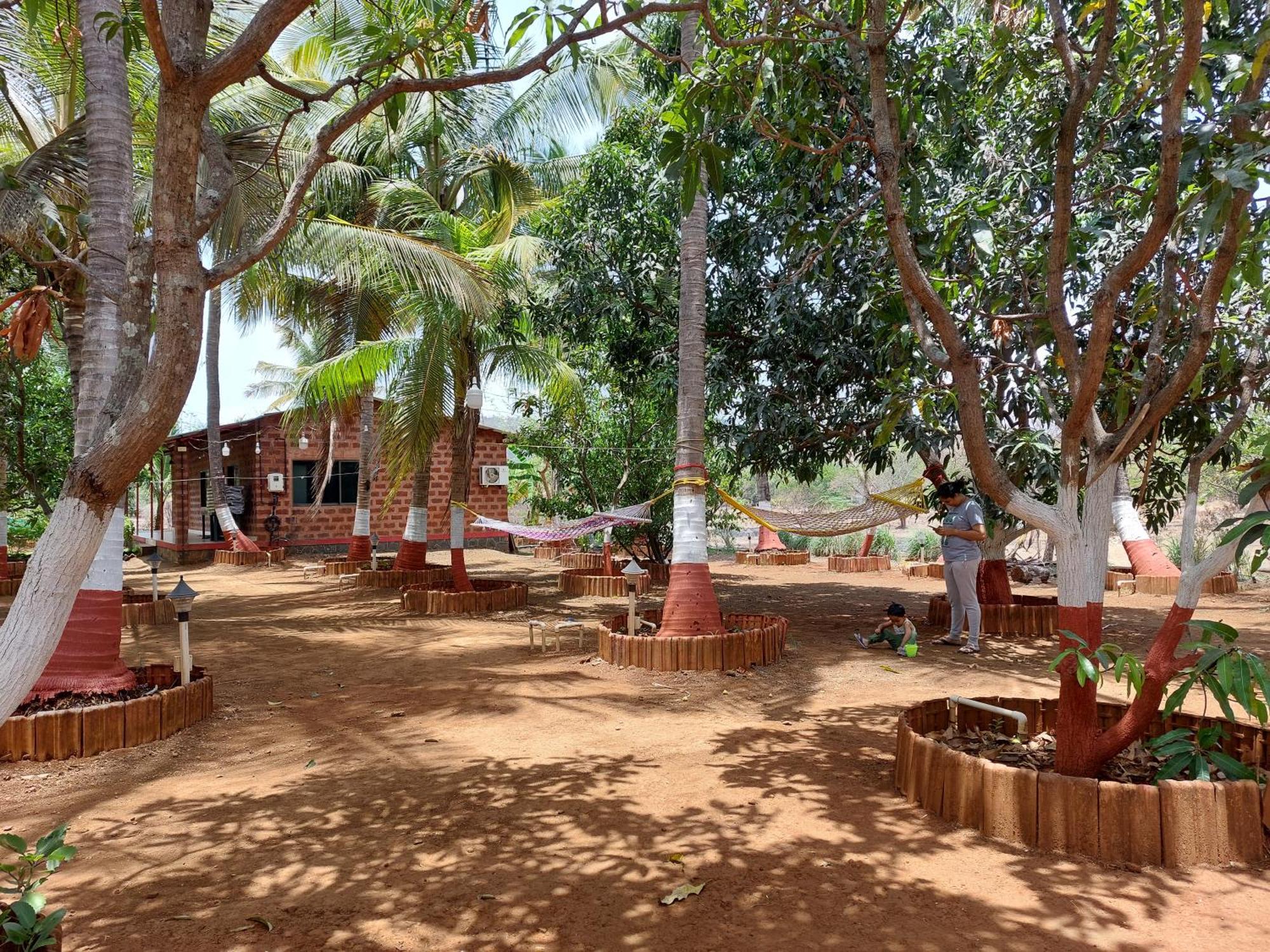 Prajakta Rest House Alībāg Exterior foto